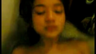 एक सेक्सी फिल्म वीडियो में भोजपुरी कठिन चोंच बिस्तर पर छोटे स्तन के साथ एक गर्म किशोरों में हो जाता है
